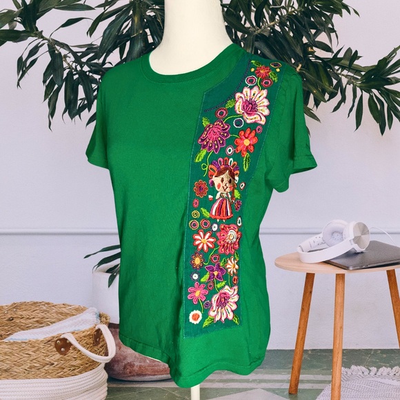 Vintage Tops - Vintage Embroidered Boho Top